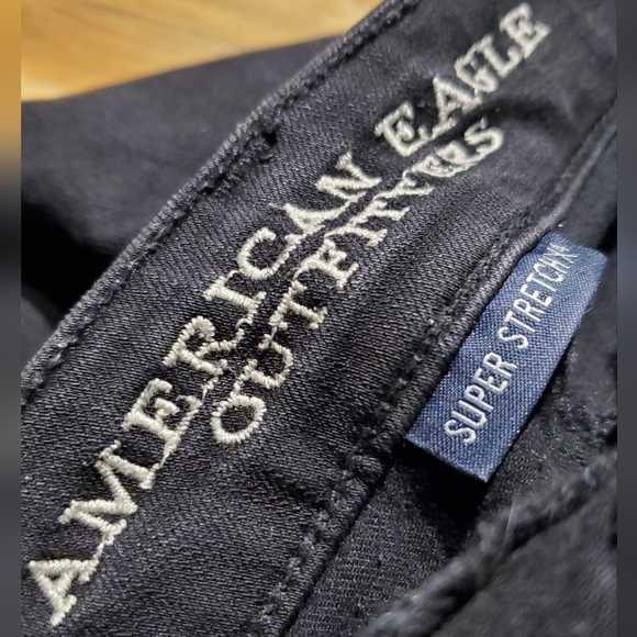 AE | Super Low Super Stretch Black Ripped Jeans in Size 10 - Picture 7 of 14